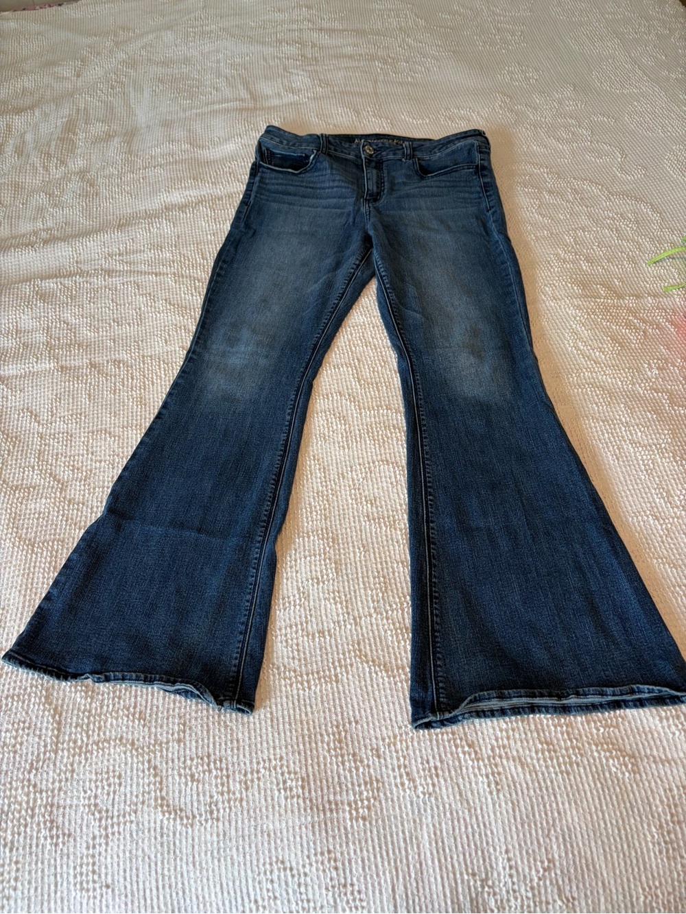 American Eagle Dark Blue Flared Jeans - High-Rise Super Stretch Denim Size 14R